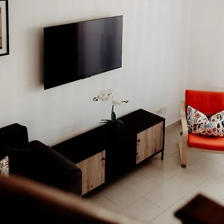 Villa Toma Paralímni